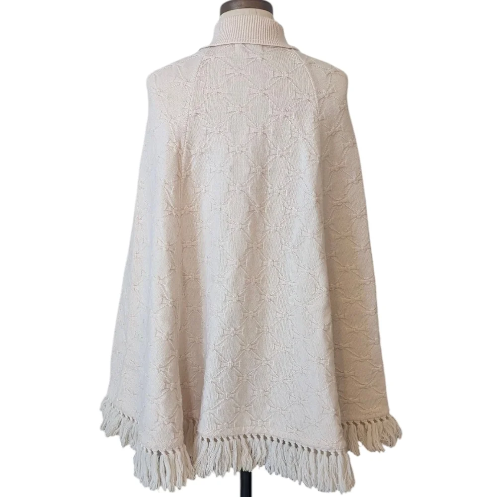 Vintage Cuddle Knit fringed, button up, knit capelet W arm holes. Medium